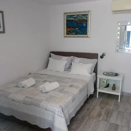 & Ivica Apartamento
